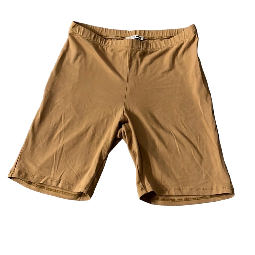 Fashion Nova biker shorts tan size M
